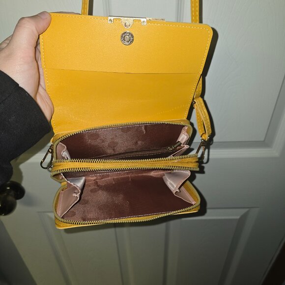 Forever Lovely Crossbody Bag New Without Tag - Picture 2 of 5